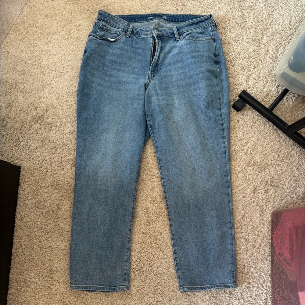 Old Navy Curvy OG Loose light wash jeans, size 16, regular length.